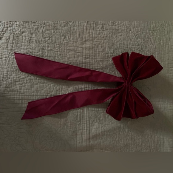Christmas red/ burgundy bow for home decorations - Picture 2 of 3